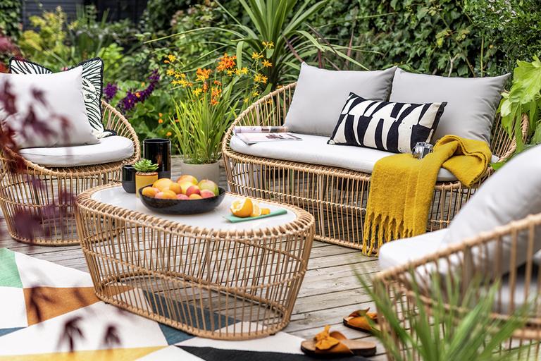 What are some of the best furniture merchants for garden furniture? post thumbnail image
