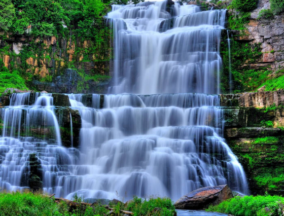 Shoshone Tumbles: Idaho’s Spectacular Natural Issue post thumbnail image