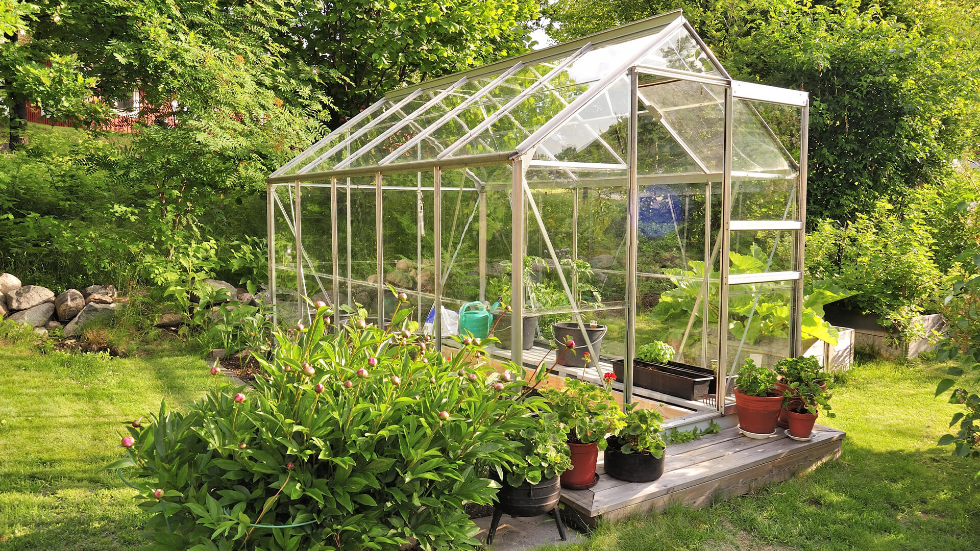 Greenhouse Gardening Facilitated by using a Greenhouse Store post thumbnail image
