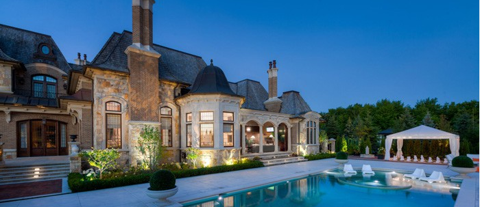 Luxury Redefined: Your Journey Begins in Kleinburg post thumbnail image